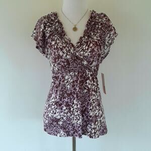 Elle V-Neck Cap Sleeve Shirt